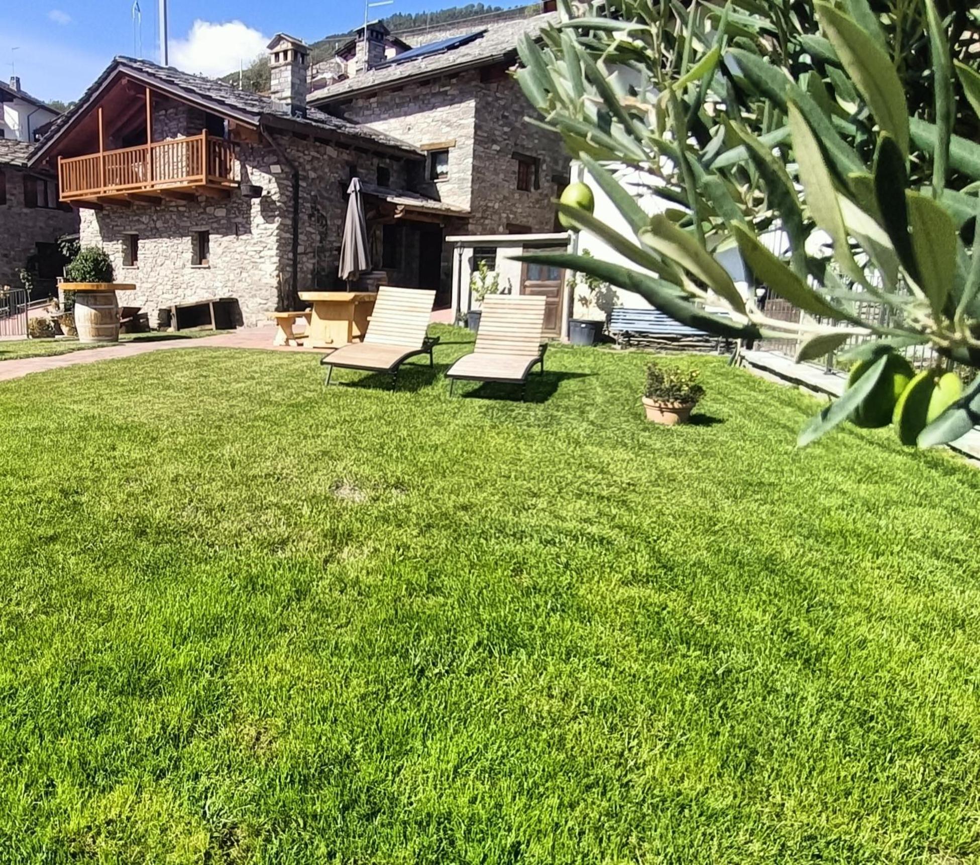 Villa Le Temps Retrouve - Casa Tipica Con Giardino Villeneuve Exterior foto